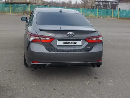 Toyota Camry 2021 года за 14 500 000 тг. в Алматы – фото 4