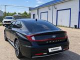 Hyundai Sonata 2023 года за 12 000 000 тг. в Актобе – фото 2