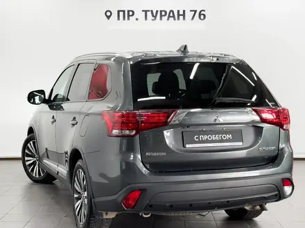 Mitsubishi Outlander 2019 года за 10 620 000 тг. в Астана – фото 2