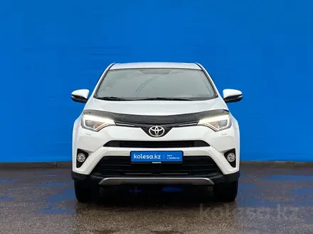 Toyota RAV4 2018 года за 13 600 000 тг. в Алматы – фото 2