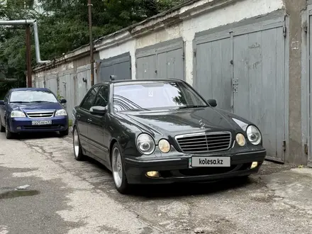 Mercedes-Benz E 55 AMG 2000 года за 6 000 000 тг. в Шымкент – фото 2