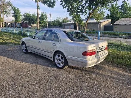 Mercedes-Benz E 320 2001 года за 3 800 000 тг. в Турара Рыскулова – фото 2