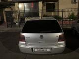 Volkswagen Golf 2002 годаүшін2 300 000 тг. в Караганда