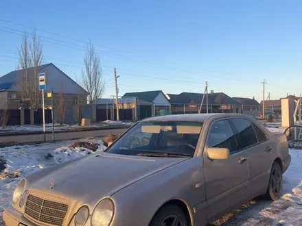 Mercedes-Benz E 200 1997 года за 1 500 000 тг. в Костанай