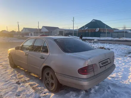 Mercedes-Benz E 200 1997 года за 1 500 000 тг. в Костанай – фото 4