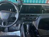 Toyota Camry 2025 года за 24 500 000 тг. в Актобе – фото 5