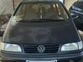 Volkswagen Sharan 1996 годаfor1 300 000 тг. в Тараз