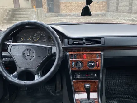 Mercedes-Benz E 280 1992 года за 2 100 000 тг. в Тараз – фото 11