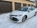 Toyota Camry 2018 годаүшін13 600 000 тг. в Семей – фото 5