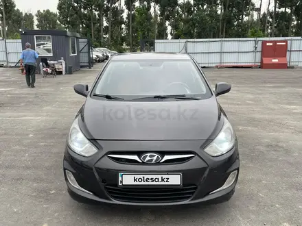 Hyundai Accent 2013 года за 2 785 333 тг. в Алматы – фото 2
