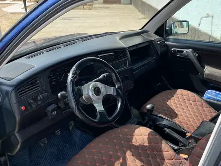 Volkswagen Golf 1994 года за 1 300 000 тг. в Актау – фото 3