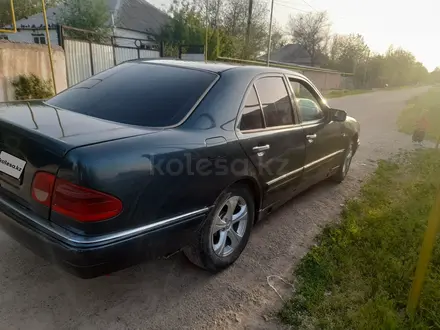 Mercedes-Benz E 290 1998 года за 1 800 000 тг. в Сарыагаш – фото 5