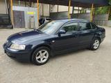 Volkswagen Passat 1998 годаүшін2 400 000 тг. в Тараз