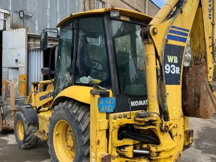 Komatsu  WB93R 2012 года за 17 000 000 тг. в Алматы – фото 2