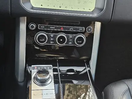 Land Rover Range Rover 2017 года за 26 000 000 тг. в Алматы – фото 24