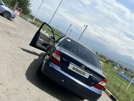 Toyota Camry 2002 года за 5 000 000 тг. в Алматы – фото 2