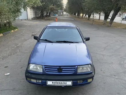 Volkswagen Vento 1992 года за 980 000 тг. в Алматы – фото 2