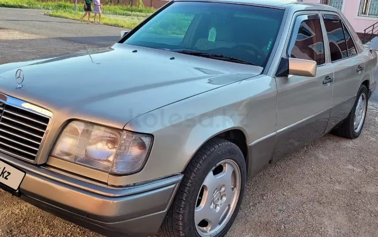 Mercedes-Benz E 220 1995 года за 3 200 000 тг. в Астана