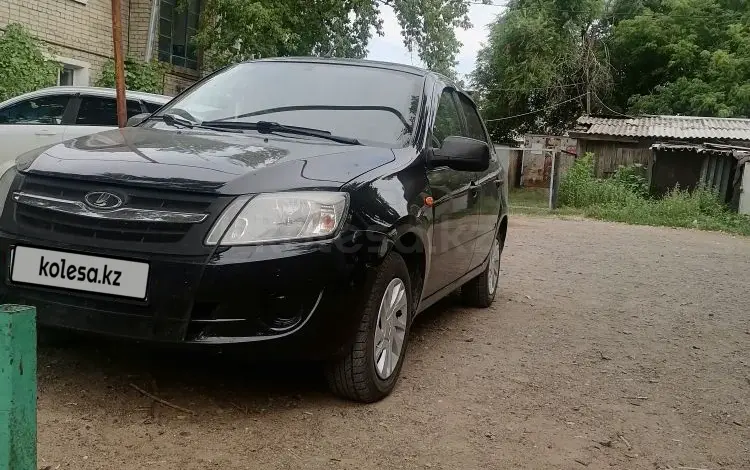 ВАЗ (Lada) Granta 2190 2013 годаүшін3 300 000 тг. в Уральск