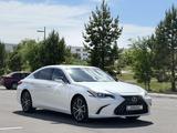 Lexus ES 250 2022 года за 19 300 000 тг. в Астана – фото 3