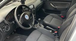 Volkswagen Golf 2002 года за 2 500 000 тг. в Алматы – фото 4