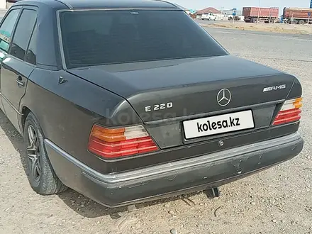 Mercedes-Benz E 220 1993 года за 1 750 000 тг. в Кызылорда – фото 3