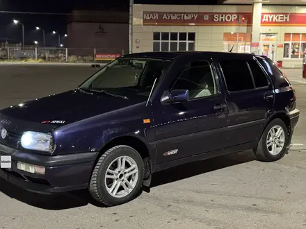 Volkswagen Golf 1994 года за 1 850 000 тг. в Астана