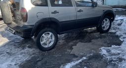 Chevrolet Niva 2006 года за 1 700 000 тг. в Караганда – фото 2