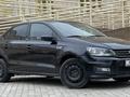 Volkswagen Polo 2017 года за 3 500 000 тг. в Уральск – фото 3