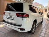 Toyota Land Cruiser 2024 года за 62 000 000 тг. в Шымкент – фото 2