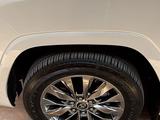 Toyota Land Cruiser 2024 года за 62 000 000 тг. в Шымкент – фото 5