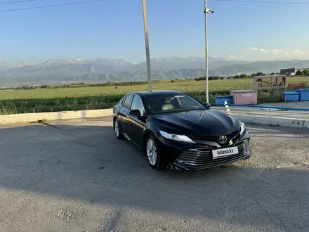 Toyota Camry 2019 года за 14 000 000 тг. в Алматы