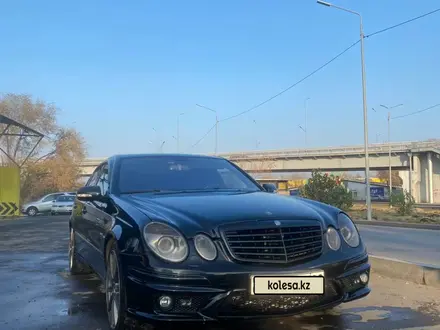 Mercedes-Benz E 550 2007 года за 7 500 000 тг. в Астана – фото 10