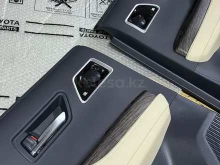 Обшивка дверей бу оригинал Land Cruiser 300 за 250 000 тг. в Астана – фото 8