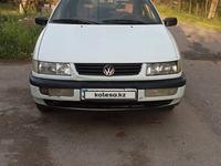 Volkswagen Passat 1994 годаүшін1 650 000 тг. в Сарыагаш