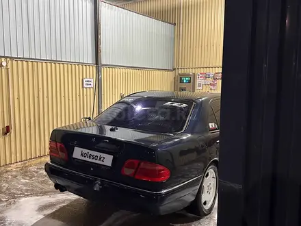 Mercedes-Benz E 280 1996 года за 2 000 000 тг. в Караганда – фото 4