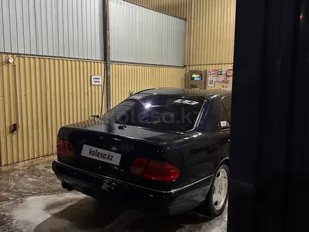 Mercedes-Benz E 280 1996 года за 2 000 000 тг. в Караганда – фото 9