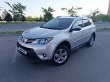 Toyota RAV4 2015 годаүшін9 000 000 тг. в Астана