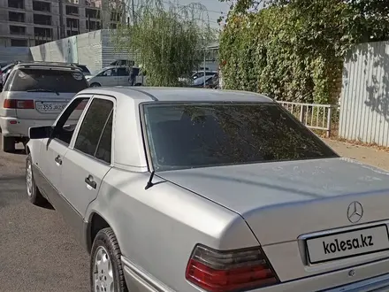 Mercedes-Benz E 280 1993 года за 2 000 000 тг. в Алматы – фото 3