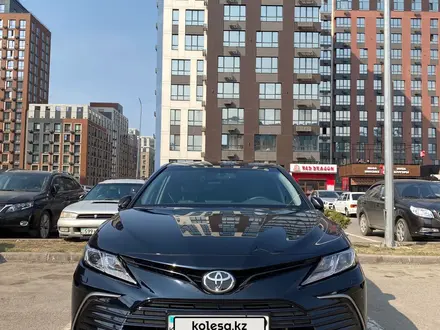 Toyota Camry 2021 года за 15 500 000 тг. в Алматы