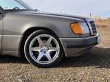 Mercedes-Benz E 230 1991 года за 1 999 999 тг. в Астана – фото 3