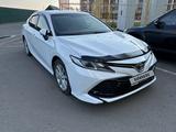 Toyota Camry 2018 годаүшін10 900 000 тг. в Астана – фото 3