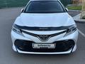 Toyota Camry 2018 годаүшін10 900 000 тг. в Астана – фото 2