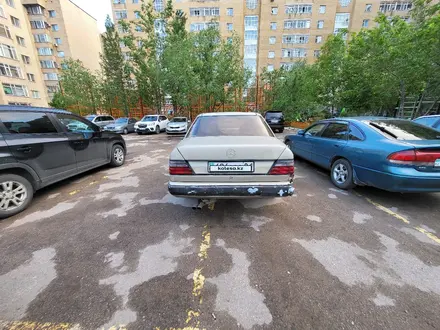 Mercedes-Benz E 300 1988 года за 550 000 тг. в Астана – фото 5