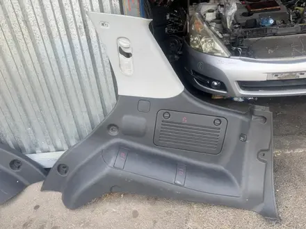 Обшивки багажника на Mercedes-Benz ML320 W163 за 90 000 тг. в Алматы – фото 3