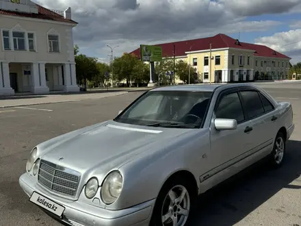 Mercedes-Benz E 320 1997 года за 2 450 000 тг. в Караганда – фото 8