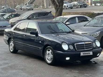 Mercedes-Benz E 280 1999 года за 3 100 000 тг. в Алматы