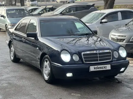 Mercedes-Benz E 280 1999 года за 3 100 000 тг. в Алматы – фото 4