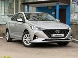 Hyundai Accent 2021 года за 8 400 000 тг. в Караганда