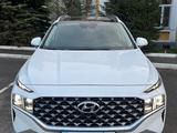 Hyundai Santa Fe 2023 годаfor18 600 000 тг. в Экибастуз